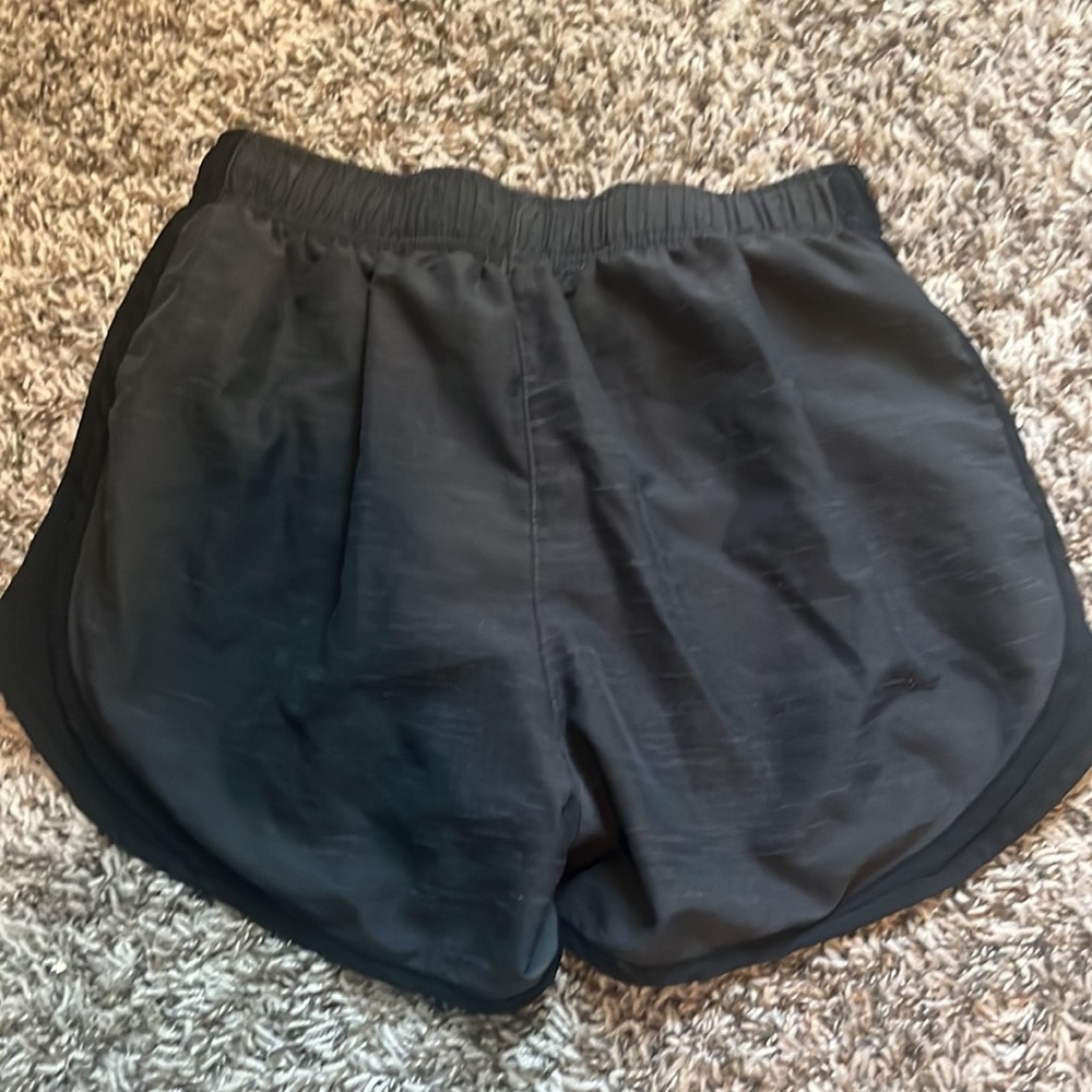 nike dry fit shorts. - Picture 3 of 3